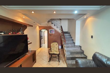 Casa à venda com 221m², 3 quartos e 2 vagas Casa à venda com 221m², 3 quartos e 2 vagasSala