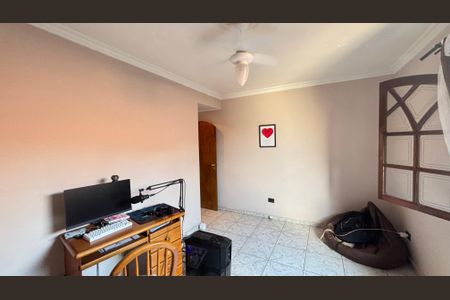 Casa à venda com 221m², 3 quartos e 2 vagas Casa à venda com 221m², 3 quartos e 2 vagasQuarto 2