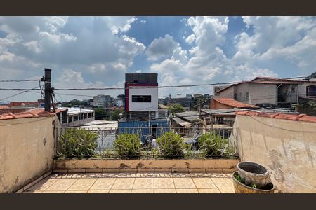 Casa à venda com 221m², 3 quartos e 2 vagas Casa à venda com 221m², 3 quartos e 2 vagasSuite Varanda