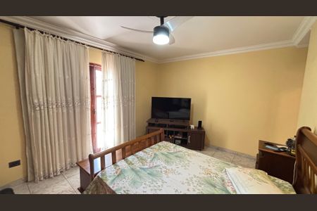 Casa à venda com 221m², 3 quartos e 2 vagas Casa à venda com 221m², 3 quartos e 2 vagasSuite