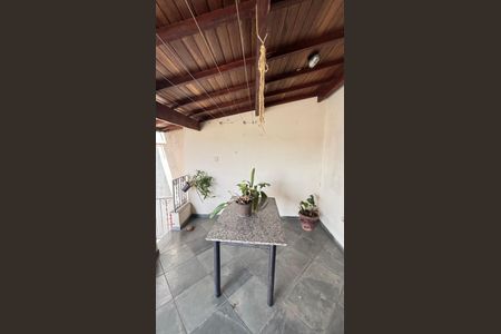 Casa à venda com 221m², 3 quartos e 2 vagas Casa à venda com 221m², 3 quartos e 2 vagasChurrasqueira