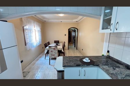 Casa à venda com 221m², 3 quartos e 2 vagas Casa à venda com 221m², 3 quartos e 2 vagasCozinha