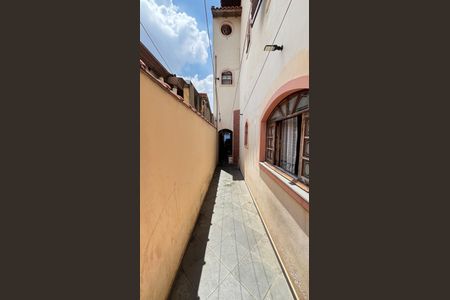 Casa à venda com 221m², 3 quartos e 2 vagas Casa à venda com 221m², 3 quartos e 2 vagasCorredor