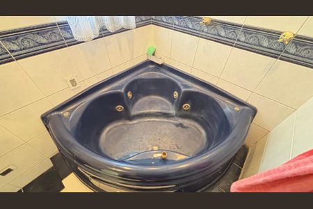 Casa à venda com 221m², 3 quartos e 2 vagas Casa à venda com 221m², 3 quartos e 2 vagasBanheiro da Suíte