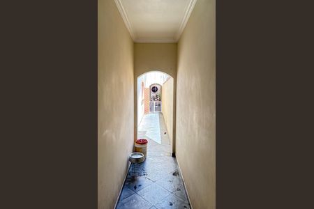 Casa à venda com 221m², 3 quartos e 2 vagas Casa à venda com 221m², 3 quartos e 2 vagasCorredor