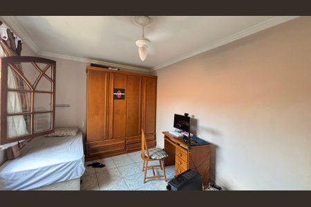 Casa à venda com 221m², 3 quartos e 2 vagas Casa à venda com 221m², 3 quartos e 2 vagasQuarto 2