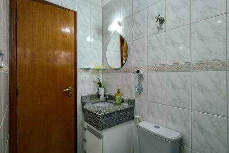 Apartamento para alugar com 70m², 2 quartos e 1 vaga Apartamento para alugar com 70m², 2 quartos e 1 vagaBanheiro da Suíte