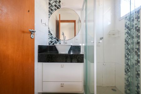 Apartamento à venda com 84m², 3 quartos e 2 vagasBanheiro da suíte