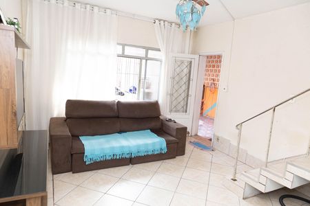 Casa à venda com 120m², 3 quartos e 3 vagas Casa à venda com 120m², 3 quartos e 3 vagasSala
