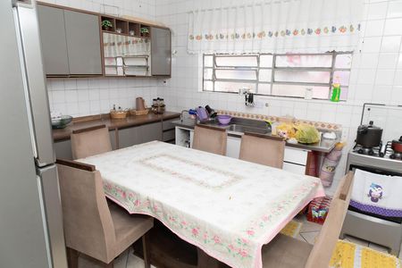 Casa à venda com 120m², 3 quartos e 3 vagas Casa à venda com 120m², 3 quartos e 3 vagasCozinha