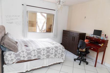 Casa à venda com 120m², 3 quartos e 3 vagas Casa à venda com 120m², 3 quartos e 3 vagasQuarto 2