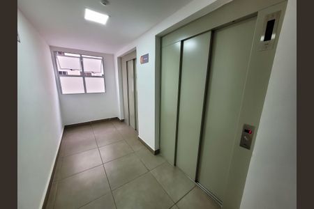 Apartamento à venda com 48m², 2 quartos e 1 vagaElevadores
