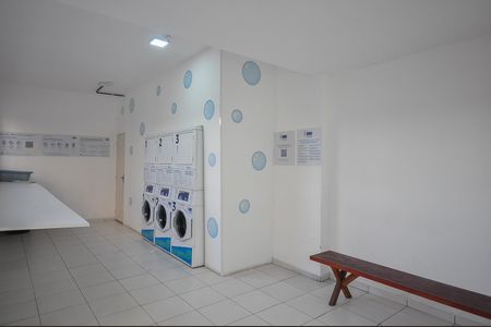 Apartamento para alugar com 89m², 2 quartos e 1 vaga Apartamento para alugar com 89m², 2 quartos e 1 vagaLavanderia