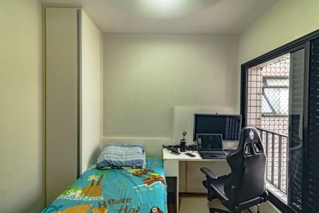 Apartamento à venda com 197m², 4 quartos e 2 vagas Apartamento à venda com 197m², 4 quartos e 2 vagasQuarto