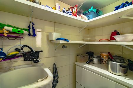 Apartamento à venda com 197m², 4 quartos e 2 vagas Apartamento à venda com 197m², 4 quartos e 2 vagasÁrea de Serviço