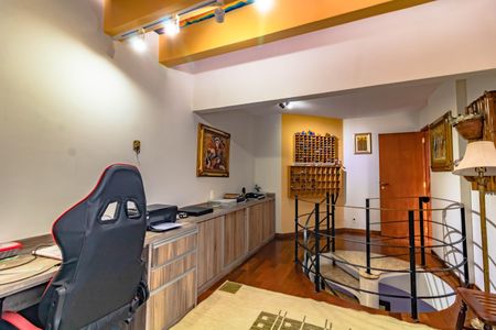 Apartamento à venda com 197m², 4 quartos e 2 vagas Apartamento à venda com 197m², 4 quartos e 2 vagasHall