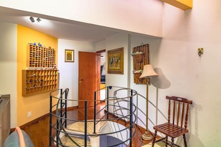 Apartamento à venda com 197m², 4 quartos e 2 vagas Apartamento à venda com 197m², 4 quartos e 2 vagasHall