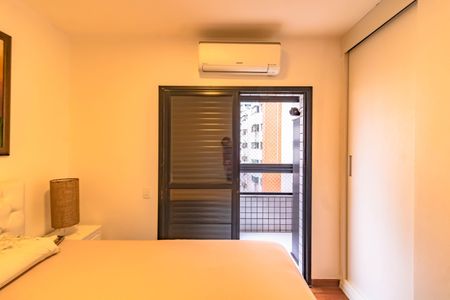 Apartamento à venda com 197m², 4 quartos e 2 vagas Apartamento à venda com 197m², 4 quartos e 2 vagasQuarto 3