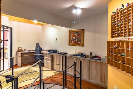 Apartamento à venda com 197m², 4 quartos e 2 vagas Apartamento à venda com 197m², 4 quartos e 2 vagasHall