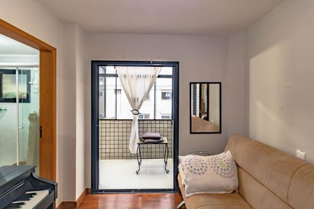 Apartamento à venda com 197m², 4 quartos e 2 vagas Apartamento à venda com 197m², 4 quartos e 2 vagasQuarto 4