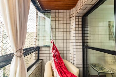 Apartamento à venda com 197m², 4 quartos e 2 vagas Apartamento à venda com 197m², 4 quartos e 2 vagasVaranda da Sala