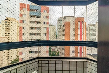 Apartamento à venda com 197m², 4 quartos e 2 vagas Apartamento à venda com 197m², 4 quartos e 2 vagasVaranda do Quarto 3