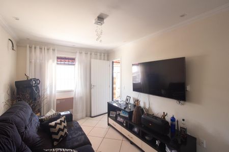 Casa para alugar com 90m², 3 quartos e 2 vagasSala