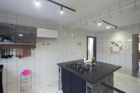 Casa para alugar com 90m², 3 quartos e 2 vagasCozinha