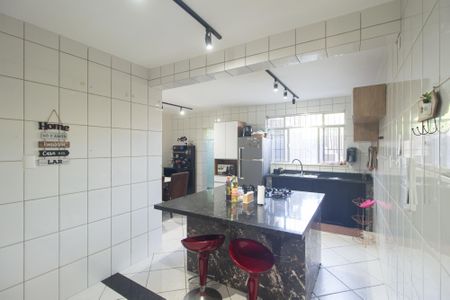 Casa para alugar com 90m², 3 quartos e 2 vagasCozinha