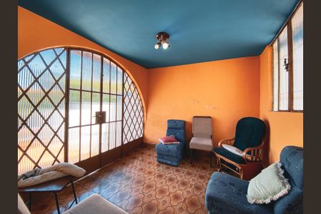 Casa à venda com 230m², 4 quartos e 1 vaga