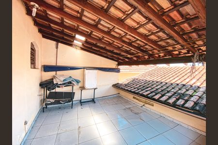 Casa à venda com 230m², 4 quartos e 1 vaga