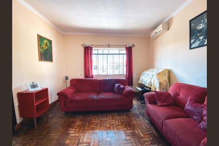 Casa à venda com 230m², 4 quartos e 1 vaga