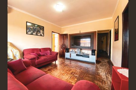 Casa à venda com 230m², 4 quartos e 1 vaga