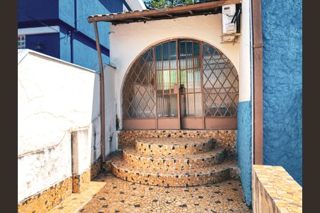 Casa à venda com 230m², 4 quartos e 1 vaga