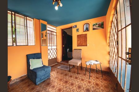 Casa à venda com 230m², 4 quartos e 1 vaga