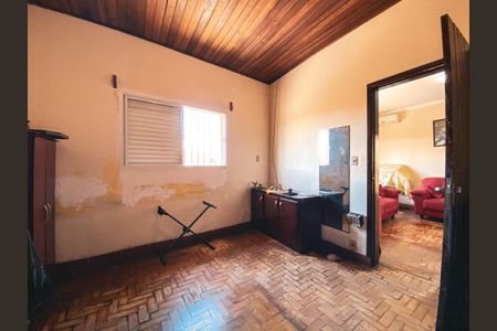 Casa à venda com 230m², 4 quartos e 1 vaga