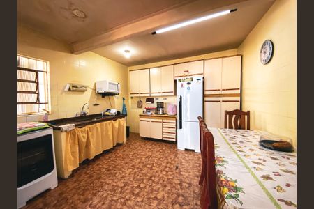 Casa à venda com 230m², 4 quartos e 1 vaga