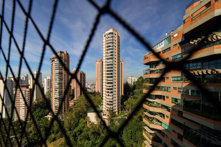 Apartamento à venda com 130m², 4 quartos e 2 vagasVista da Suíte 2