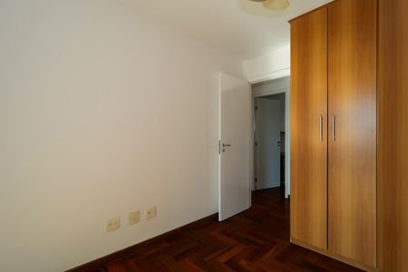 Apartamento à venda com 130m², 4 quartos e 2 vagasQuarto 4