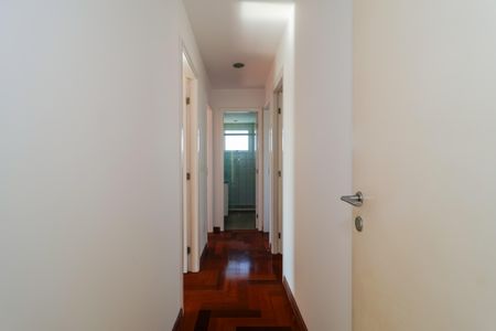 Apartamento à venda com 130m², 4 quartos e 2 vagasCorredor