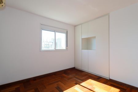 Apartamento à venda com 130m², 4 quartos e 2 vagasSuíte 1