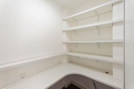 Apartamento à venda com 118m², 3 quartos e 2 vagasEscritório