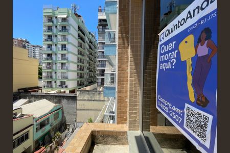 Apartamento à venda com 118m², 3 quartos e 2 vagas Apartamento à venda com 118m², 3 quartos e 2 vagasPlaquinha