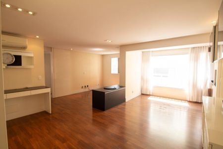 Apartamento para alugar com 96m², 2 quartos e 2 vagas Apartamento para alugar com 96m², 2 quartos e 2 vagasSala