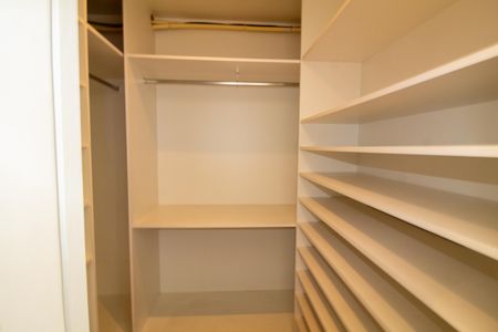 Apartamento para alugar com 96m², 2 quartos e 2 vagas Apartamento para alugar com 96m², 2 quartos e 2 vagasCloset da suíte 2