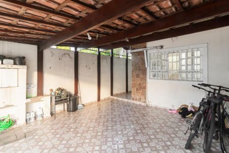 Casa à venda com 100m², 2 quartos e 2 vagas Casa à venda com 100m², 2 quartos e 2 vagasGaragem