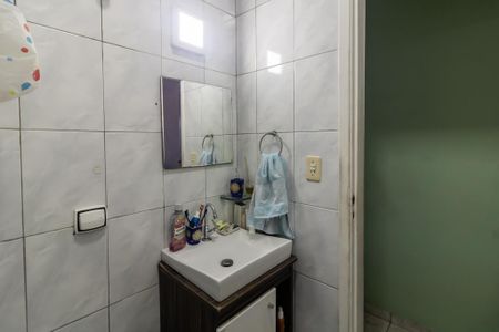 Casa à venda com 100m², 2 quartos e 2 vagas Casa à venda com 100m², 2 quartos e 2 vagasBanheiro