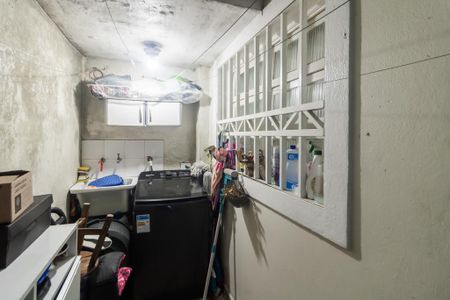 Casa à venda com 100m², 2 quartos e 2 vagas Casa à venda com 100m², 2 quartos e 2 vagasÁrea de Serviço