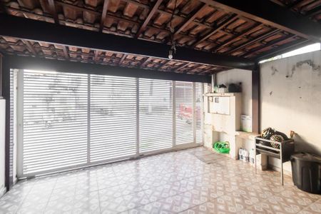 Casa à venda com 100m², 2 quartos e 2 vagas Casa à venda com 100m², 2 quartos e 2 vagasGaragem