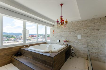 Casa para alugar com 390m², 3 quartos e 6 vagas Casa para alugar com 390m², 3 quartos e 6 vagasSuíte 1 - hidromassagem